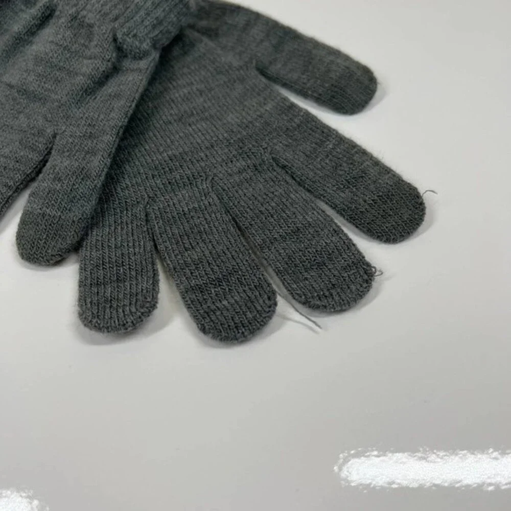 Wild Fable Gray Winter knit Gloves Touchscreen Compatible one size